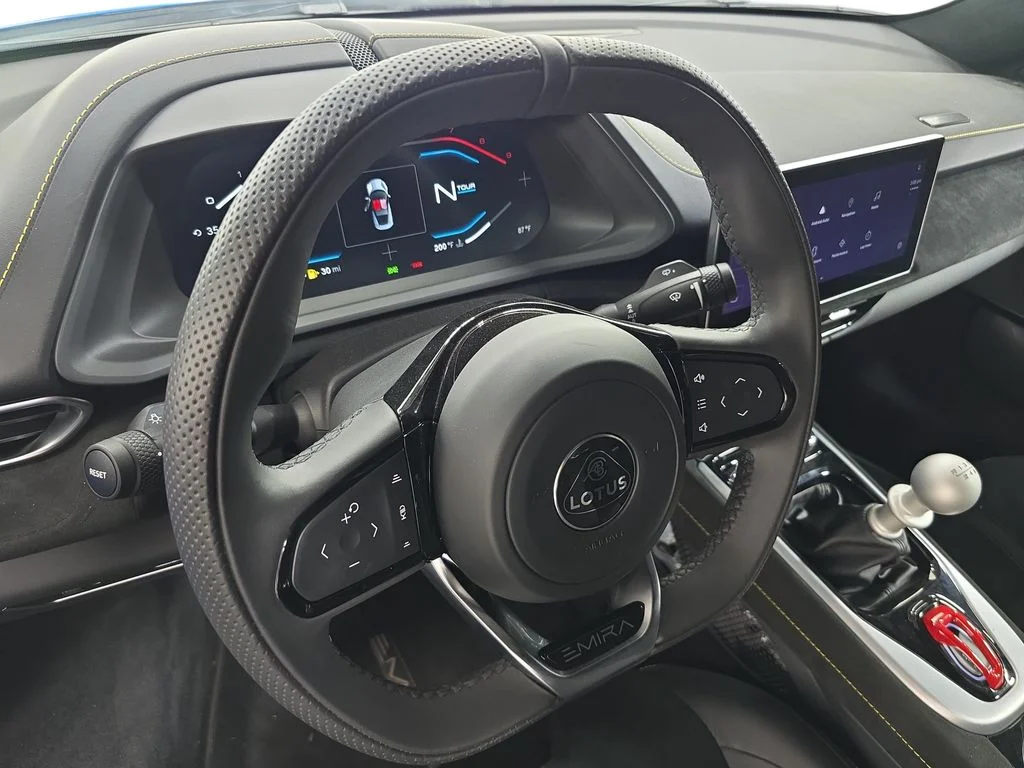 Used 2024  Lotus V6 image 4