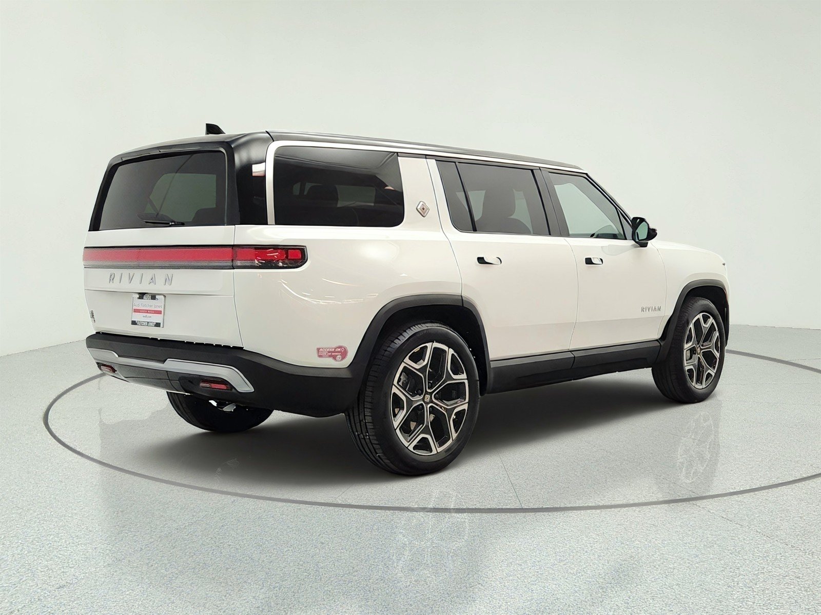 Used 2025 Glacier White Rivian Adventure image 5