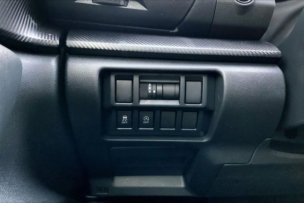 Used 2020 Black Subaru Premium image 34