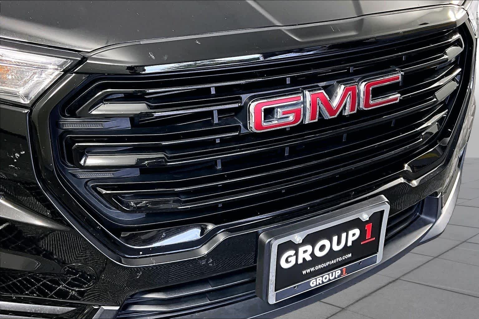 Used 2024 Ebony Twilight Metallic GMC SLE image 28