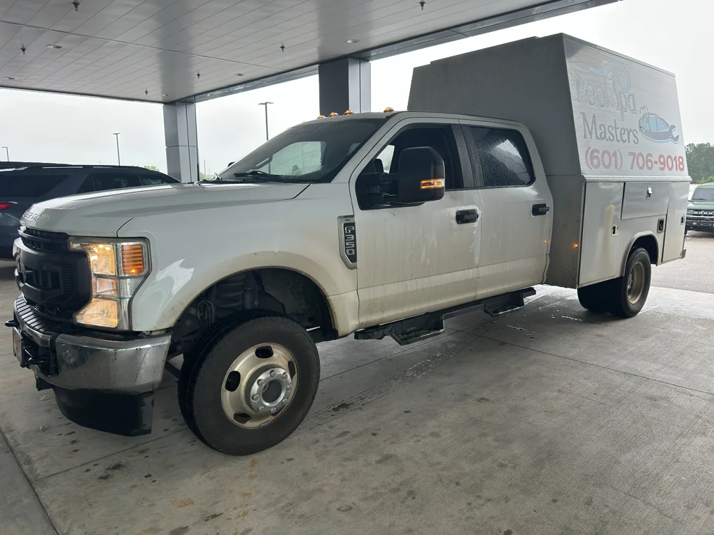 Used 2022 Oxford White Ford XL image 1