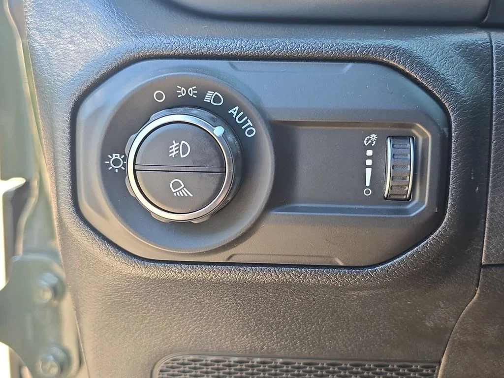 Used 2023 Green Jeep Willys image 24