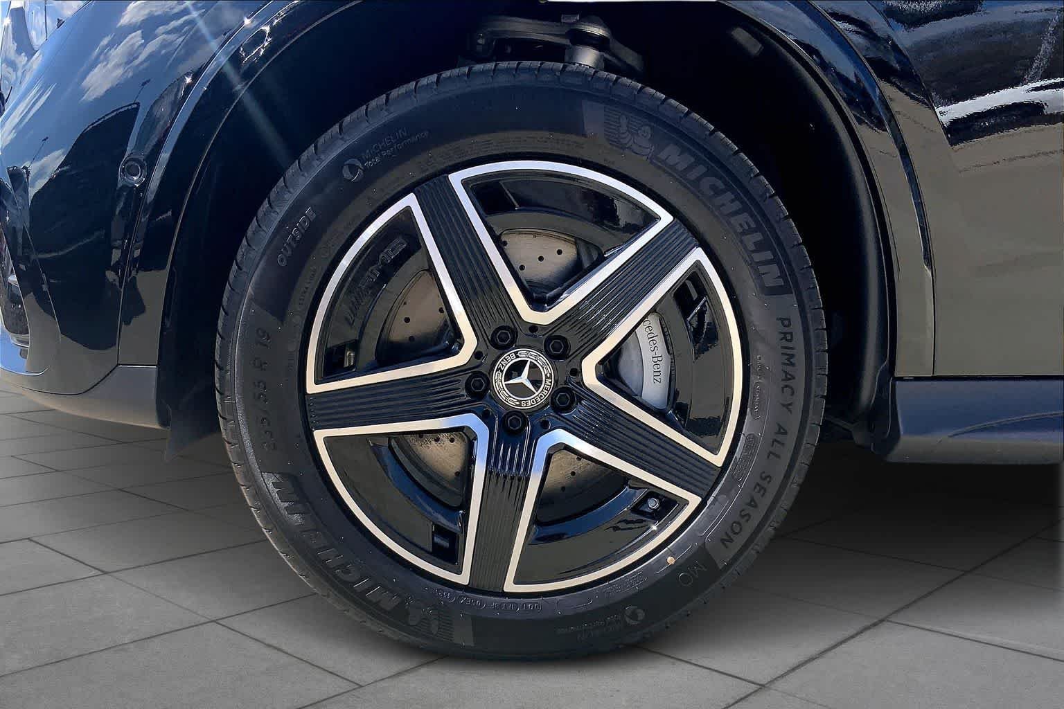 New 2026 Black Mercedes-Benz GLC 300 image 11