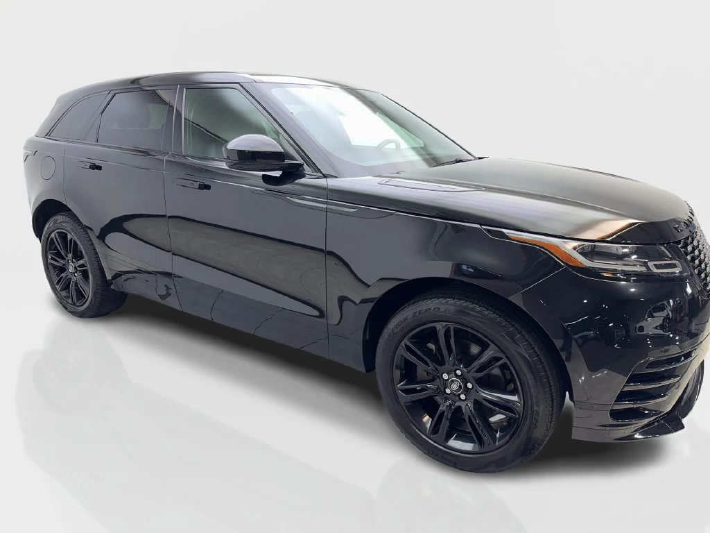 Used 2023 Black Land Rover R-Dynamic S image 14