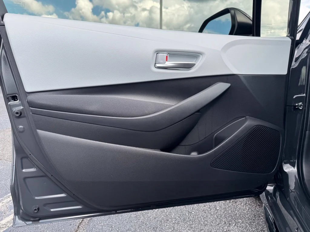 New 2027 Underground Toyota Hybrid SE image 12