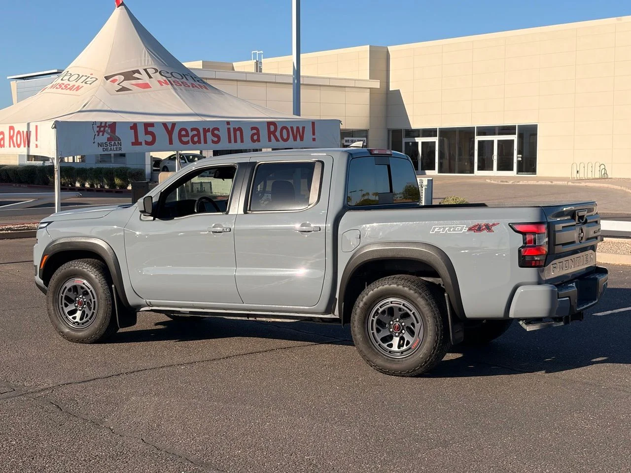 Used 2025 Boulder Gray Pearl Nissan PRO-4X image 3