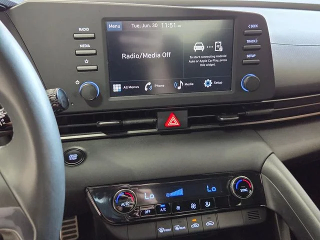 Used 2025 Gray Hyundai SEL Sport image 19