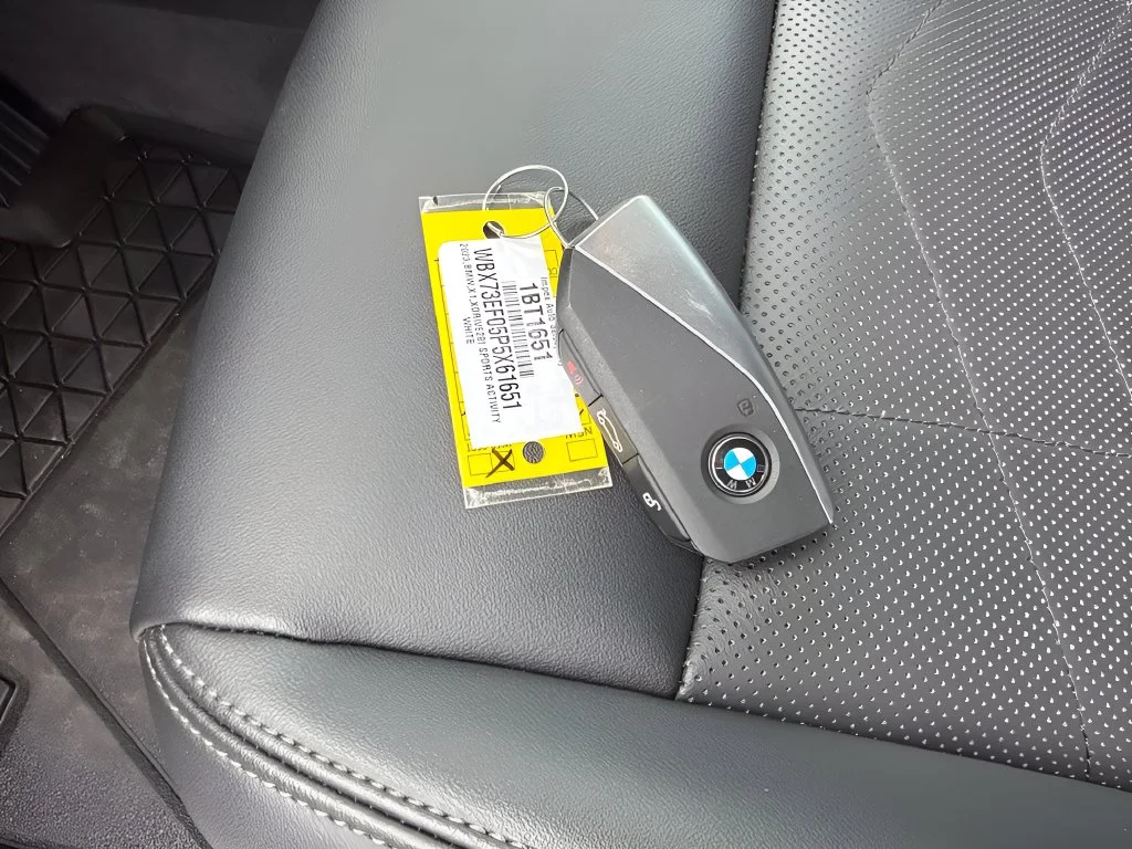 Used 2023 White BMW xDrive28i image 27