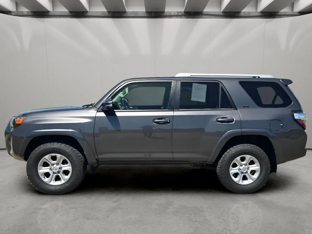 Used 2018 Magnetic Gray Metallic Toyota SR5 Premium image 2
