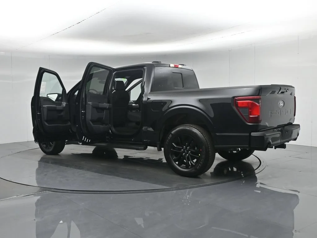 New 2026 Agate Black Metallic Ford XLT image 35
