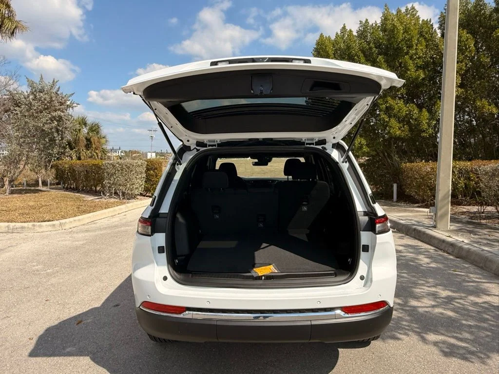 New 2026 Bright White Clearcoat Jeep Laredo image 35