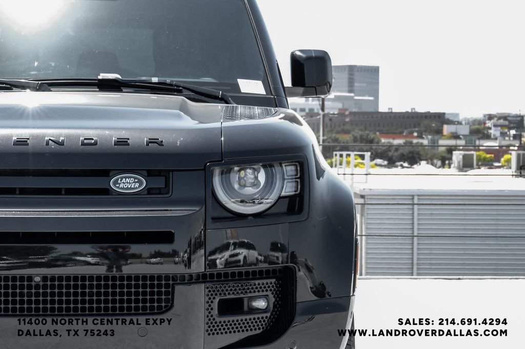 Used 2024 Black Land Rover V8 image 48