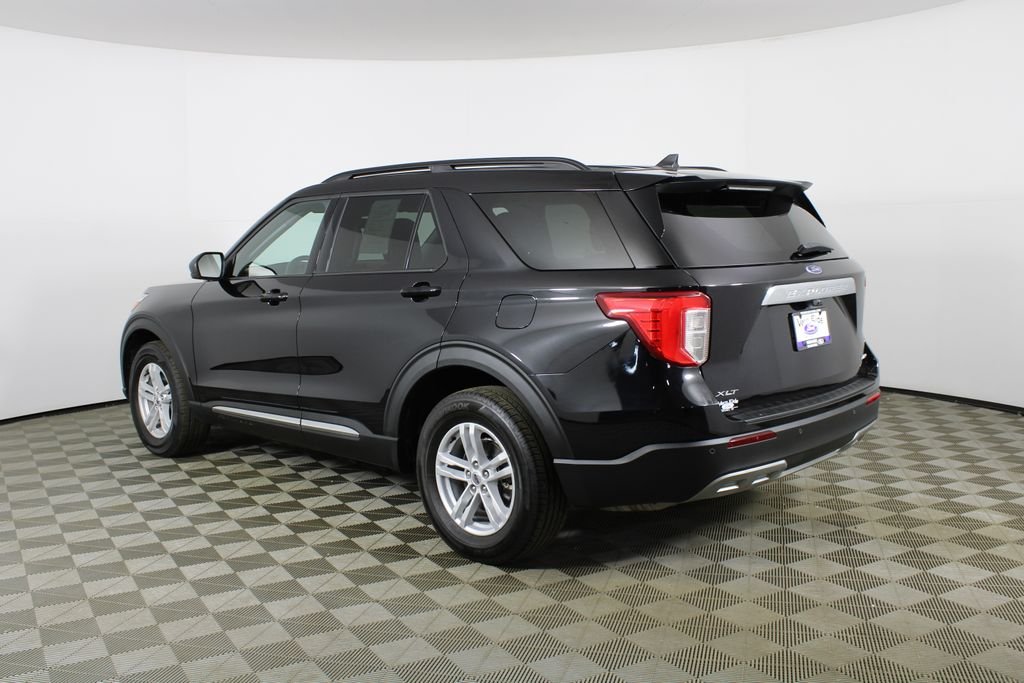 Used 2023 Black Ford XLT image 4