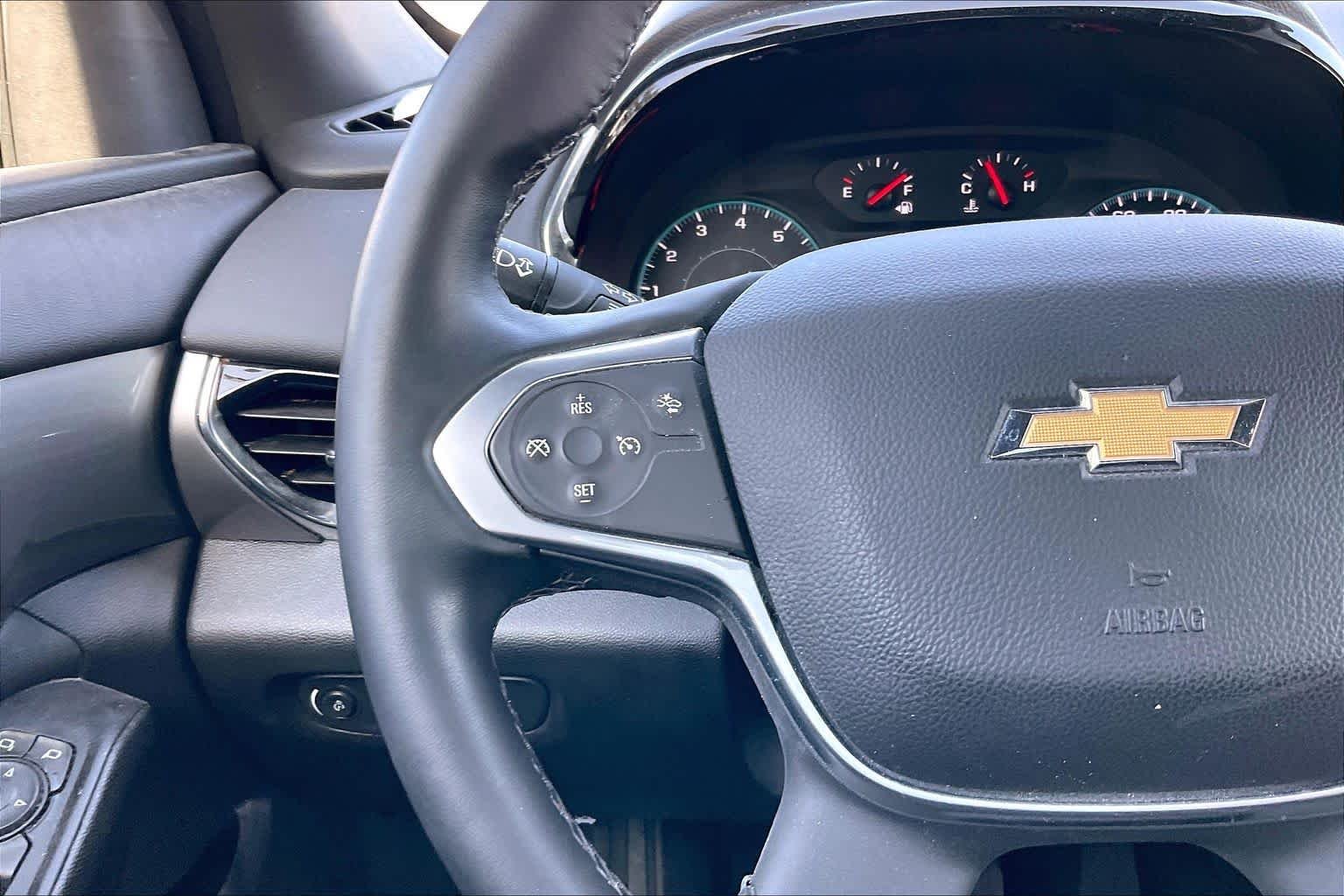 Used 2023 Summit White Chevrolet LT Cloth image 21