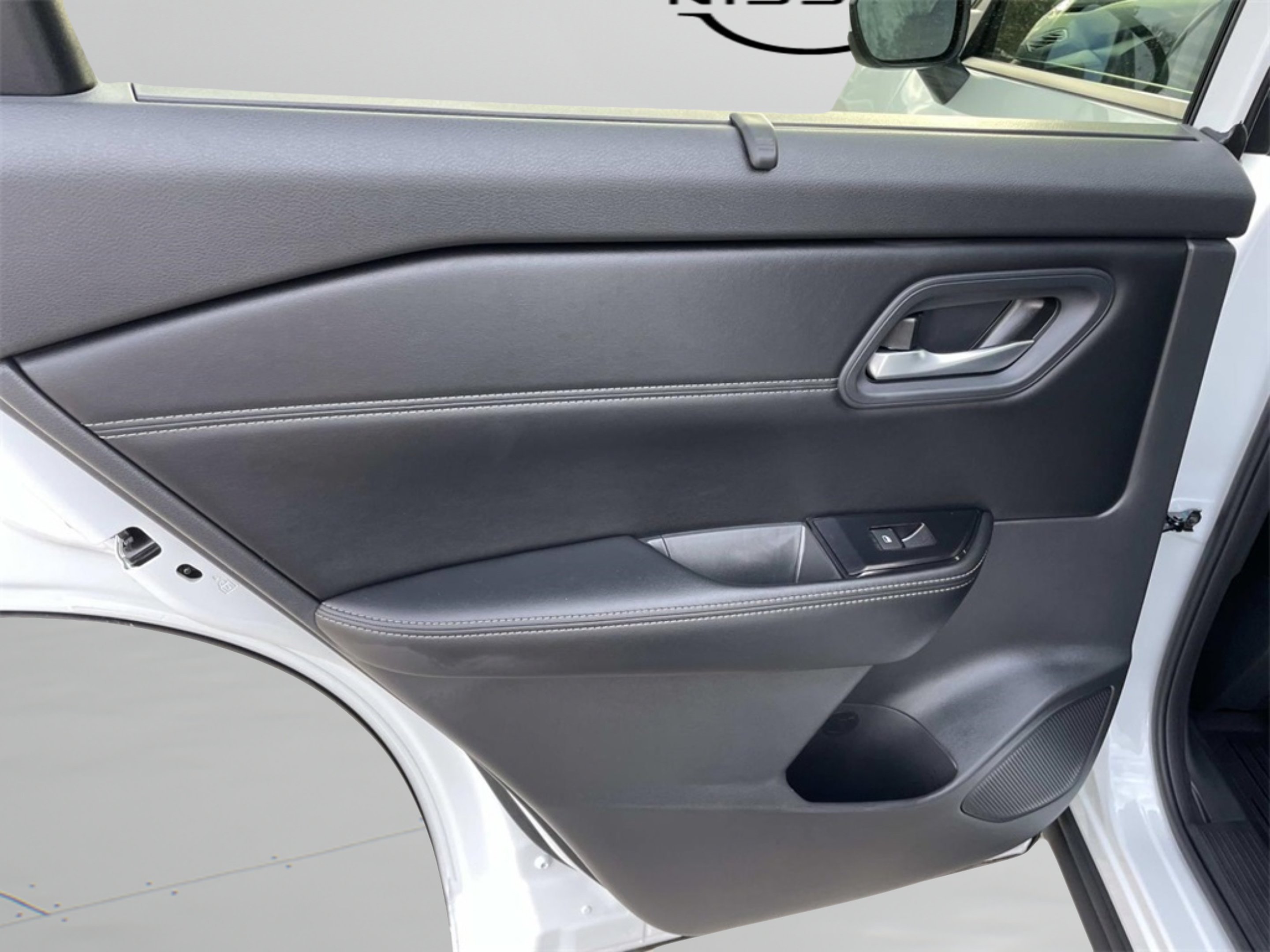 2026 Nissan Rogue SV - Photo 9