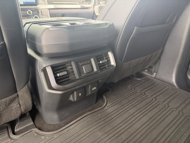 Used 2022 Black Metallic Ford Platinum image 33