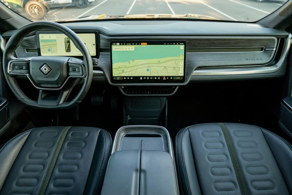 Used 2025 Green Rivian Adventure Dual Motor Standard Pack image 41