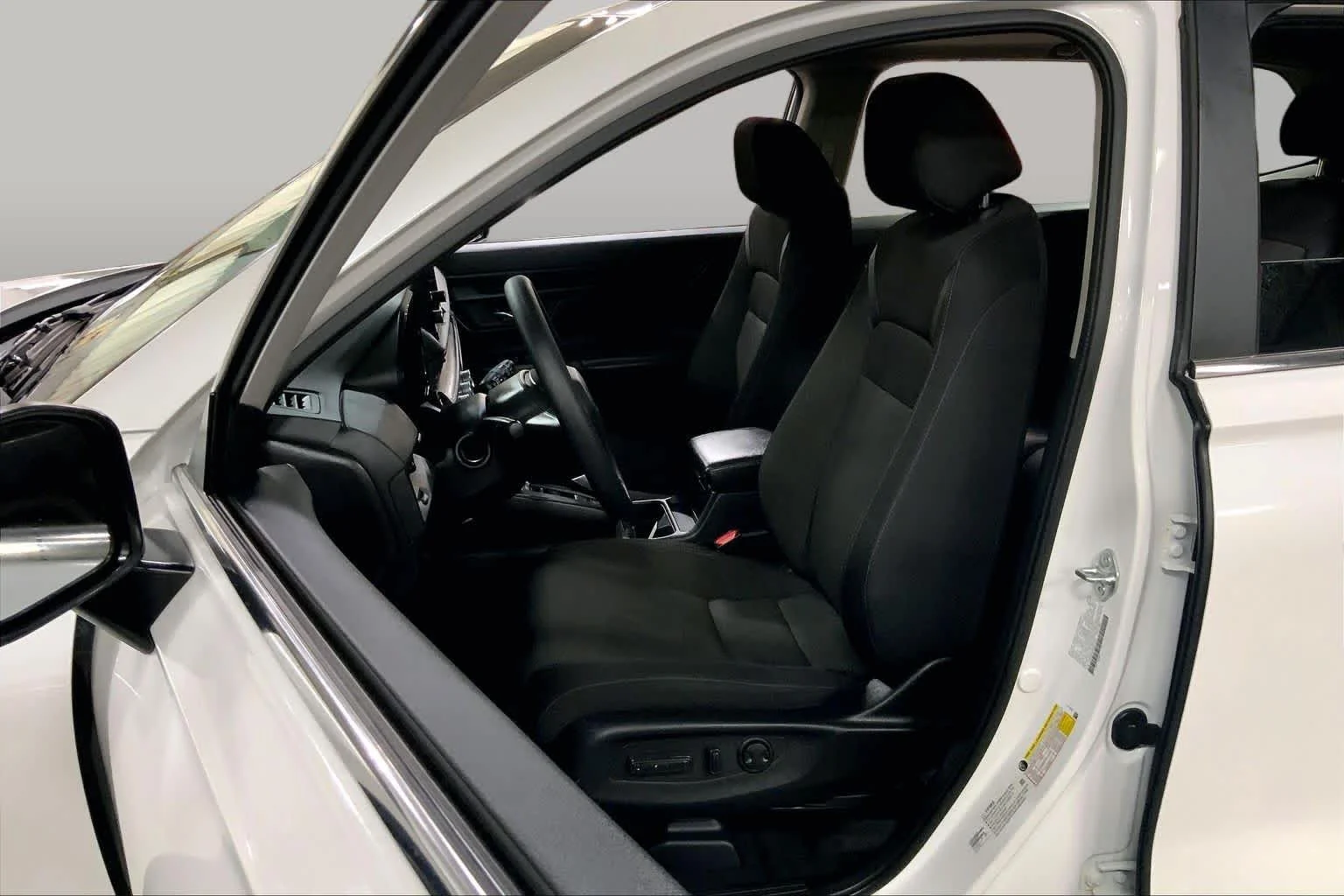 Used 2025 Platinum White Pearl Honda EX image 8