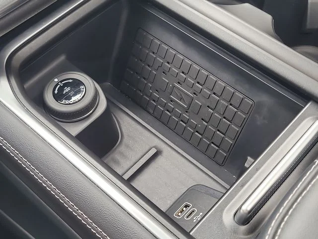 Used 2025 Silver Ford Platinum image 32