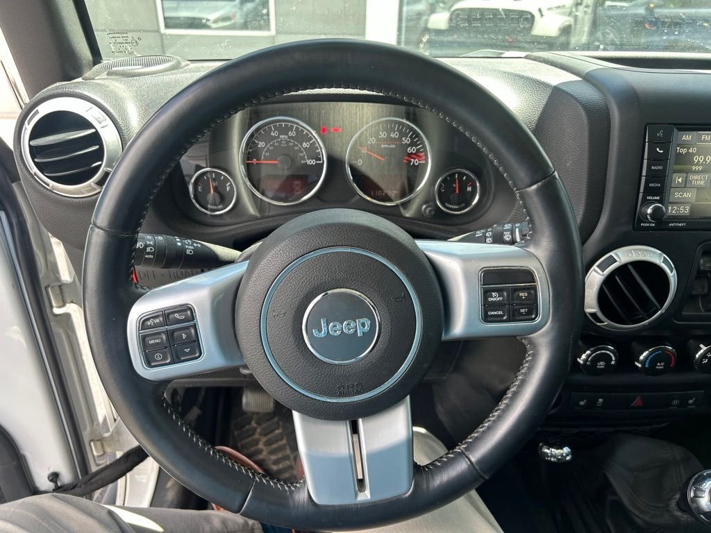 Used 2016 White Jeep Unlimited Rubicon image 16