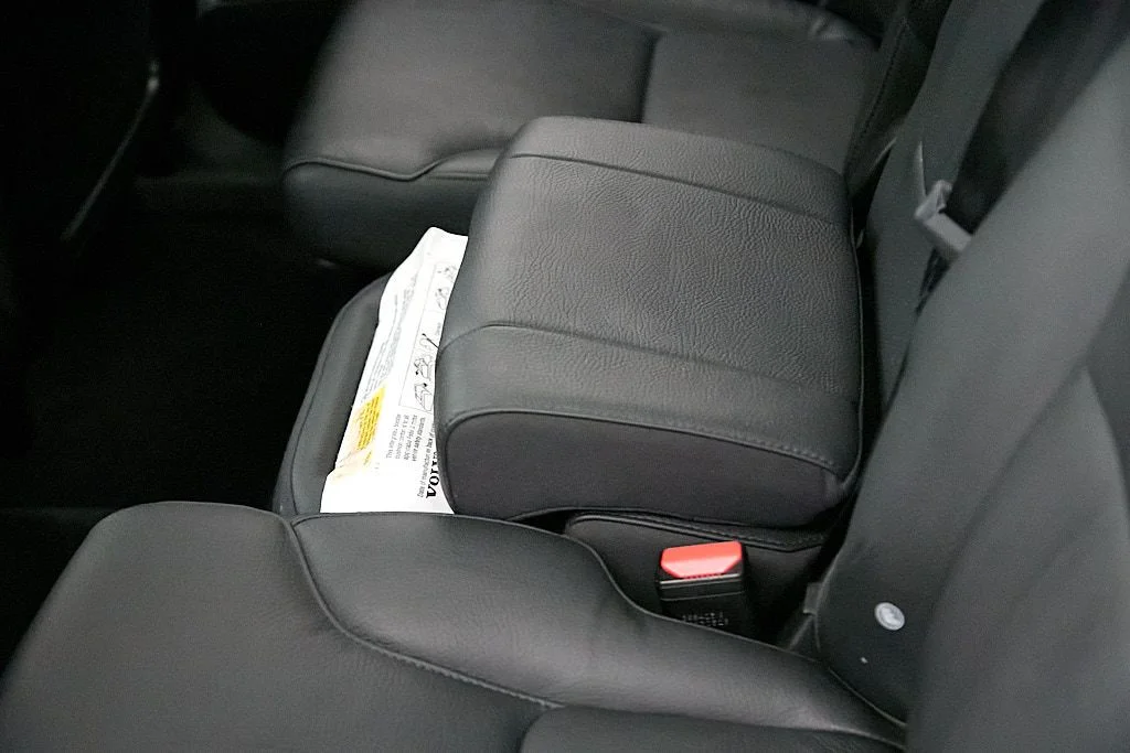Certified Used 2024 Platinum Grey Volvo Plus image 20
