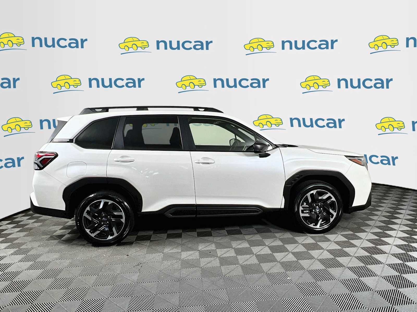 Used 2025 Crystal White Pearl Subaru Limited image 8