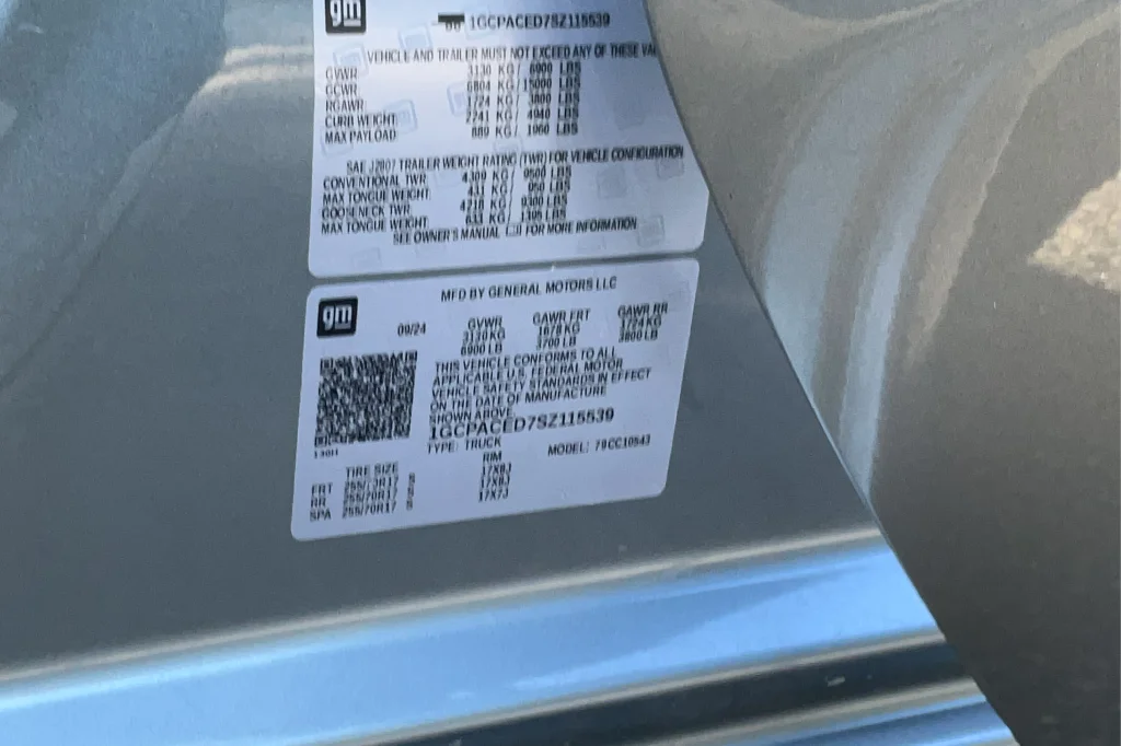 Used 2025 Gray Chevrolet LT image 24