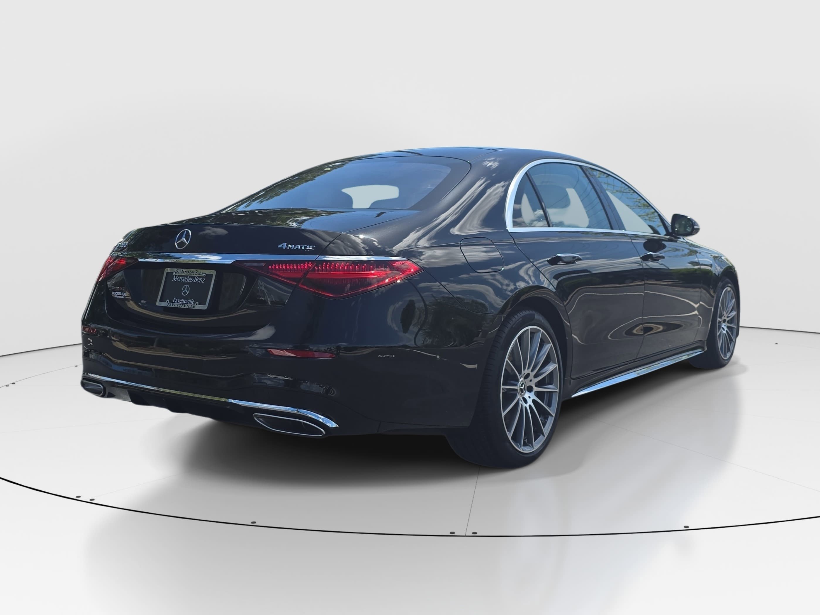 New 2026 Obsidian Black Metallic Mercedes-Benz S580 image 5