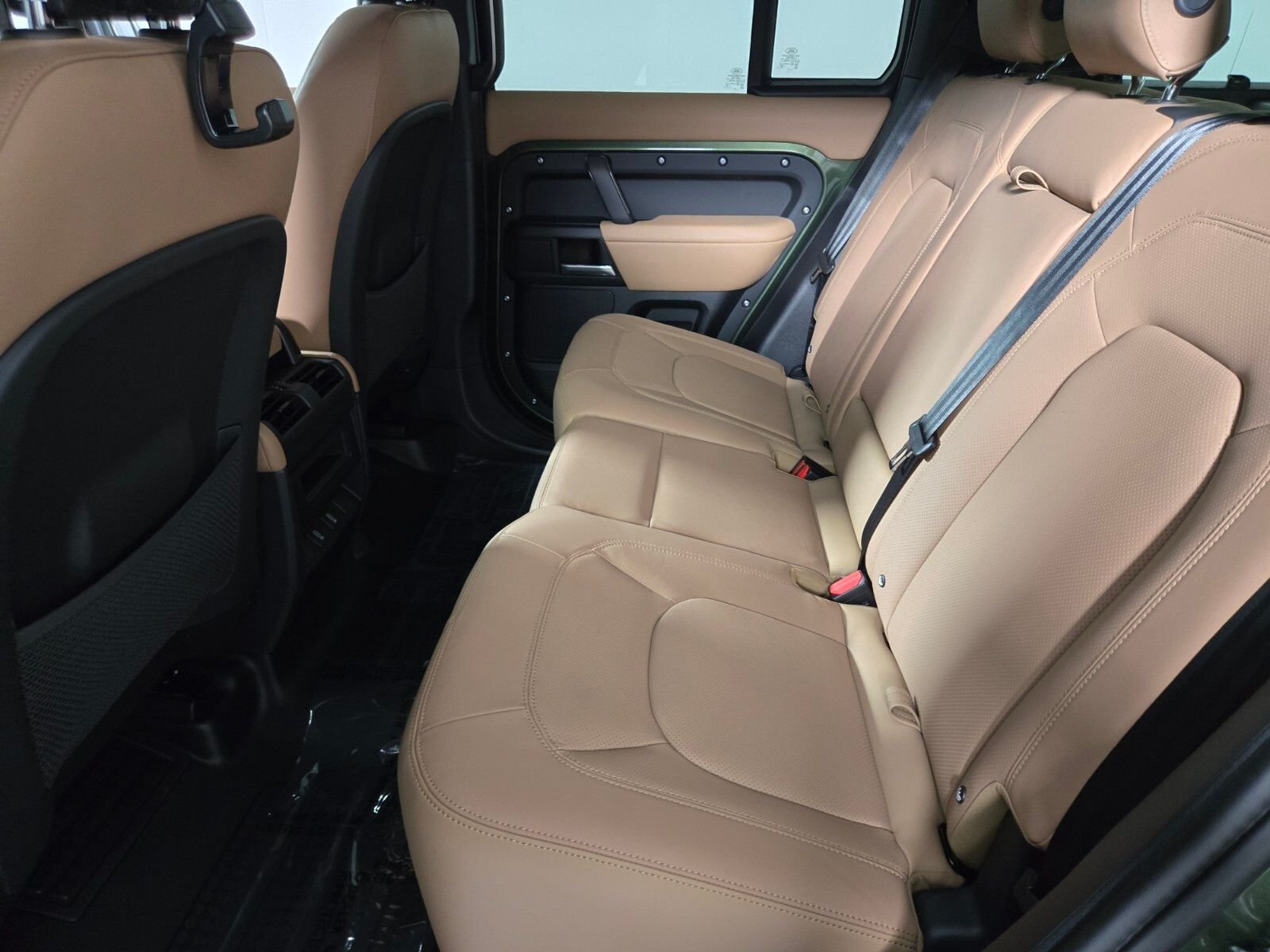 New 2026 Woolstone Green Land Rover X-Dynamic SE image 5