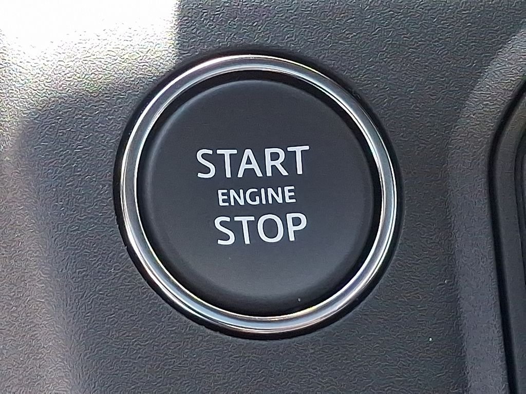 New 2026 Fuji White Land Rover X-Dynamic SE image 12