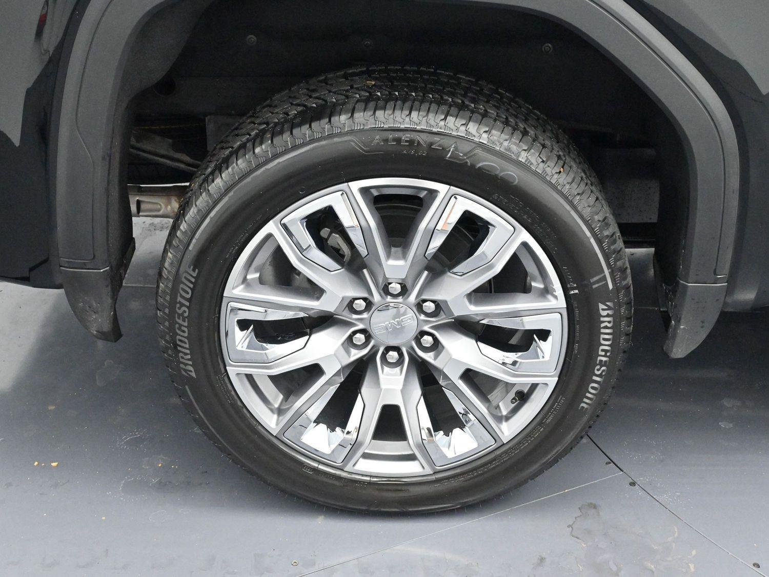 Used 2025 Onyx Black GMC Denali image 34