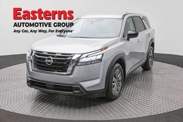 2023 Nissan Pathfinder S