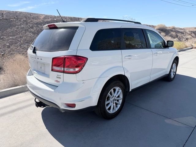 Used 2017 White Dodge SXT image 8