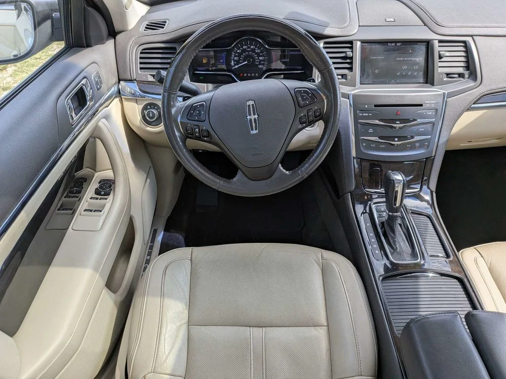 Used 2013 Beige Lincoln Base image 14