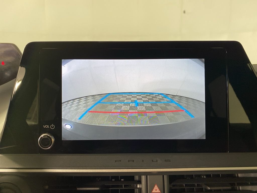 2023 Toyota Prius LE - Photo 15