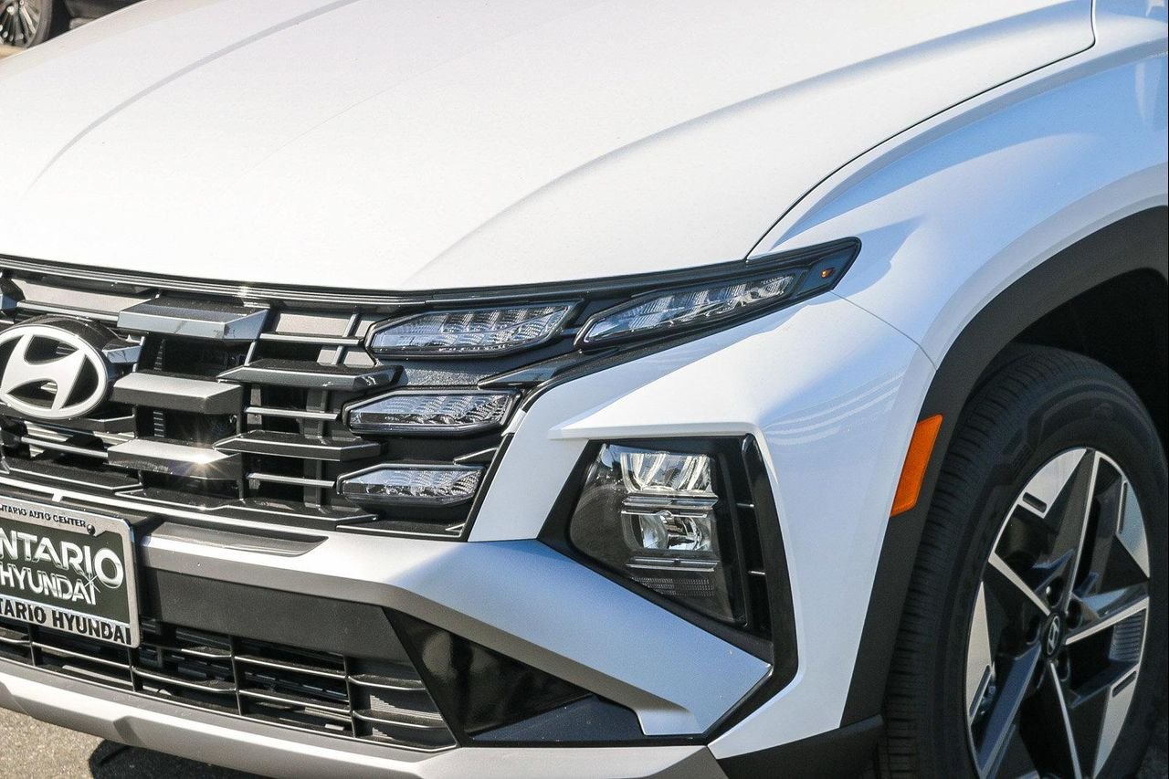 New 2026 White Hyundai SEL image 5