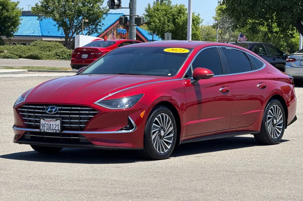 Used 2023 Red Hyundai SEL image 11