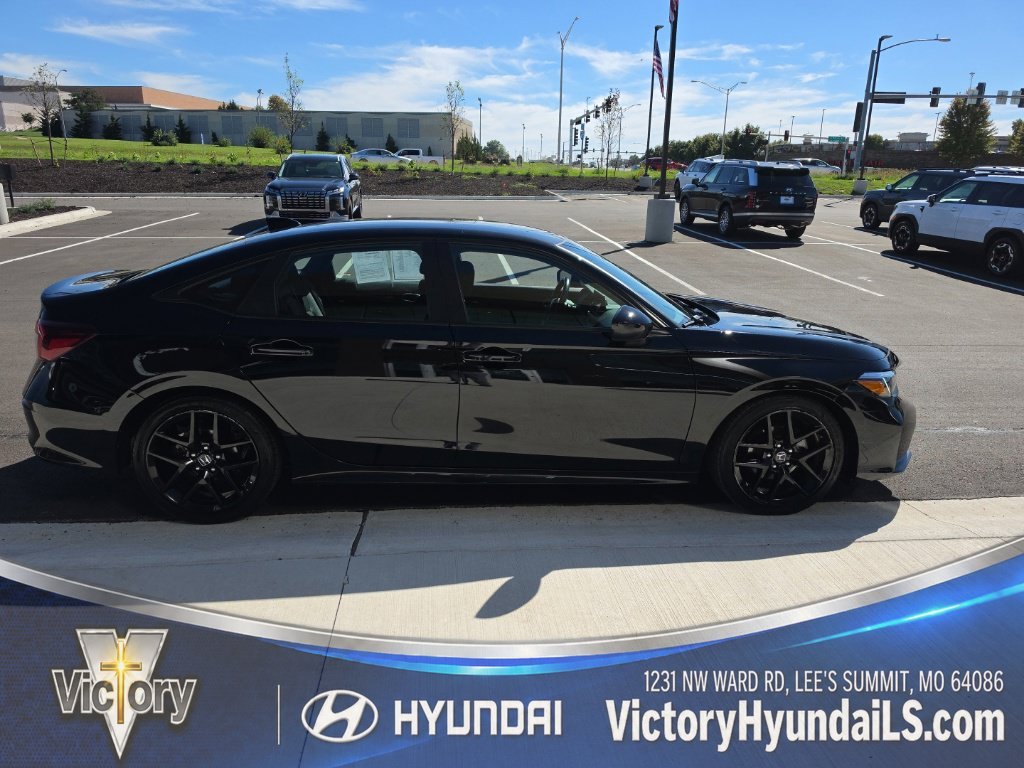 Used 2025  Honda Sport image 7