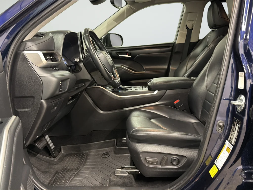 Used 2022 Blue Toyota XLE image 11