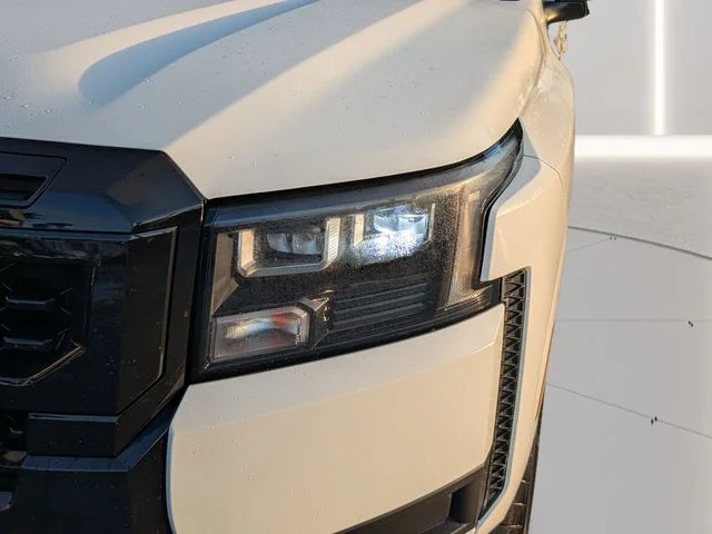 New 2026 Glacier White Nissan Crew Cab SV image 7