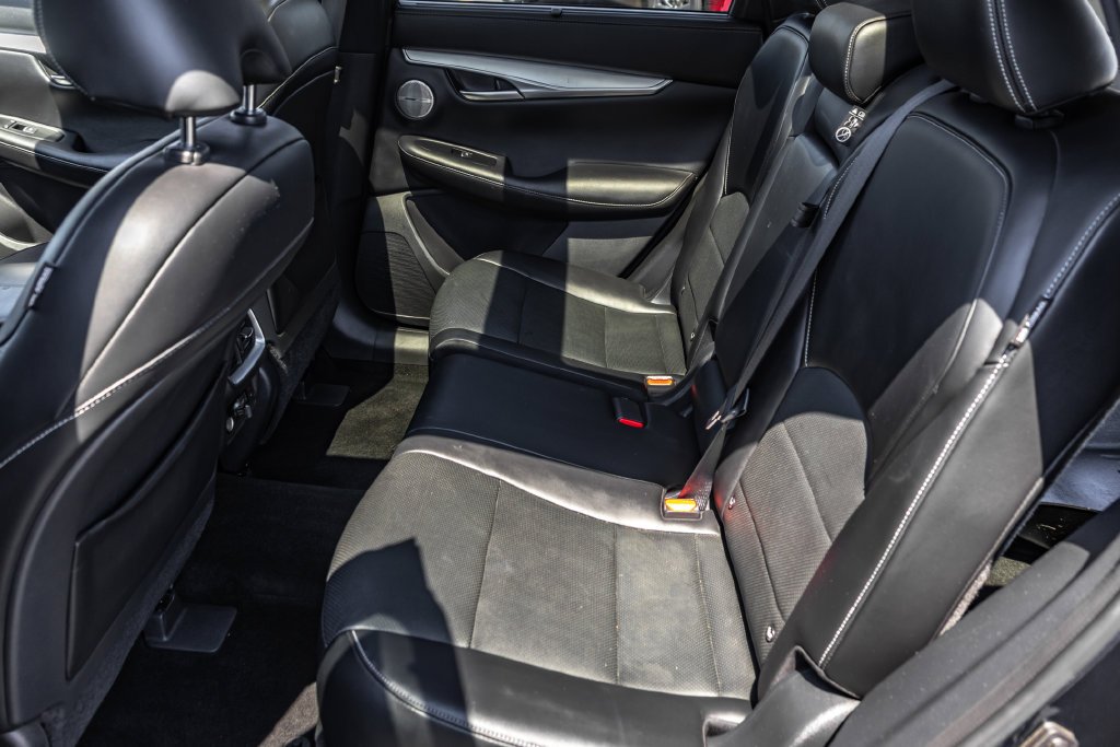 Used 2021 Blue INFINITI Sensory image 28