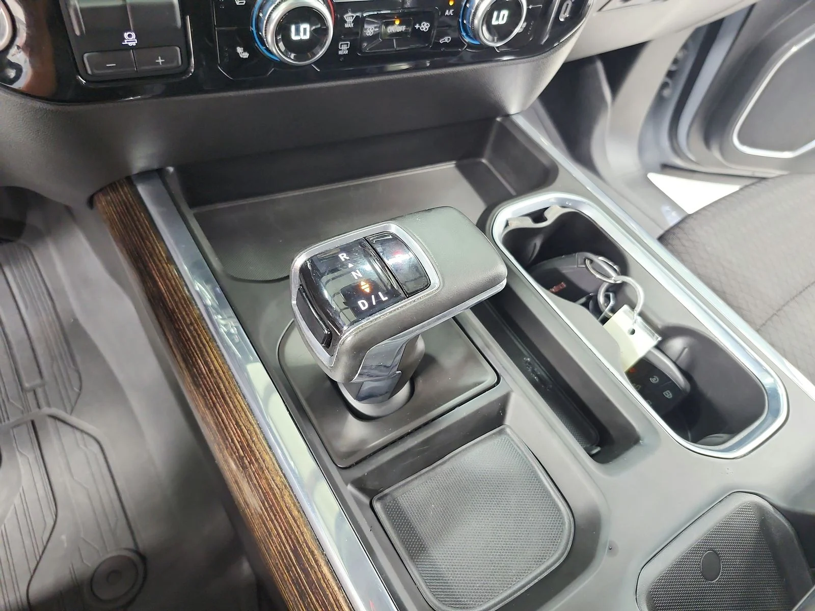 Used 2024 Gray GMC Elevation image 26