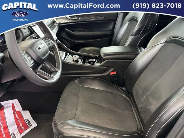 Used 2023 Black Jeep Altitude image 19