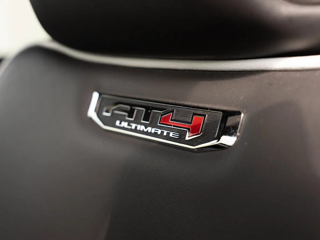 Used 2025 Onyx Black GMC AT4 Ultimate image 27