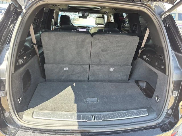 Used 2023 Black Jeep Summit image 6