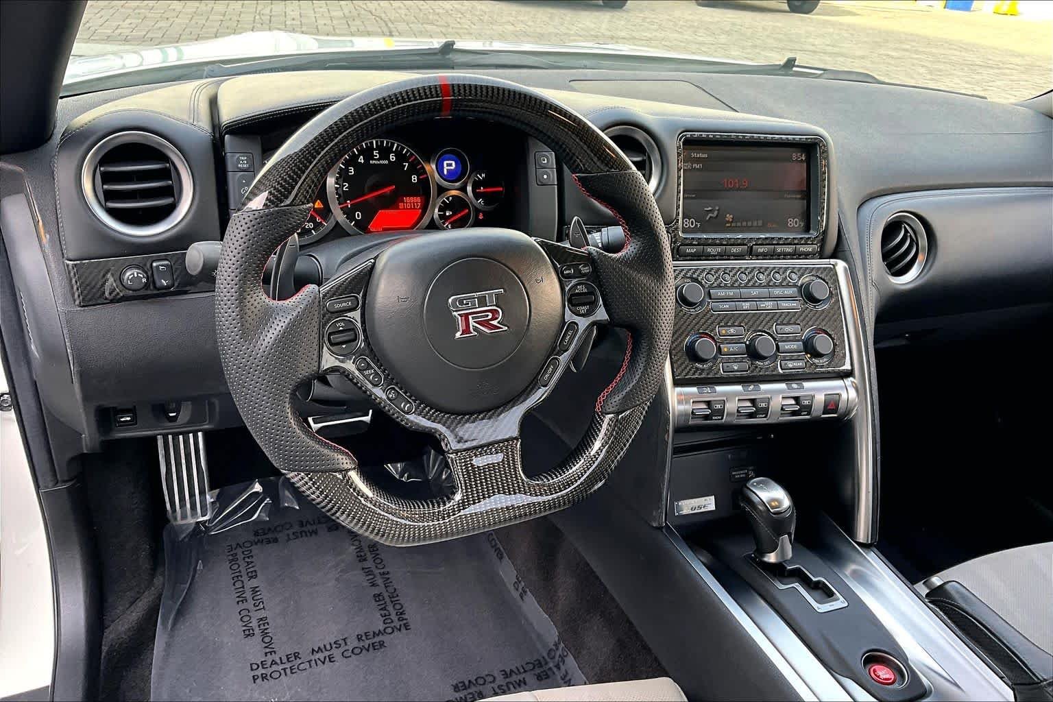 Used 2010 Pearl White Nissan Premium image 5
