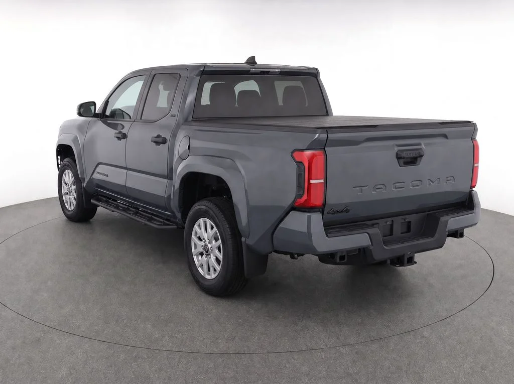 Certified Used 2024  Toyota SR5 image 3