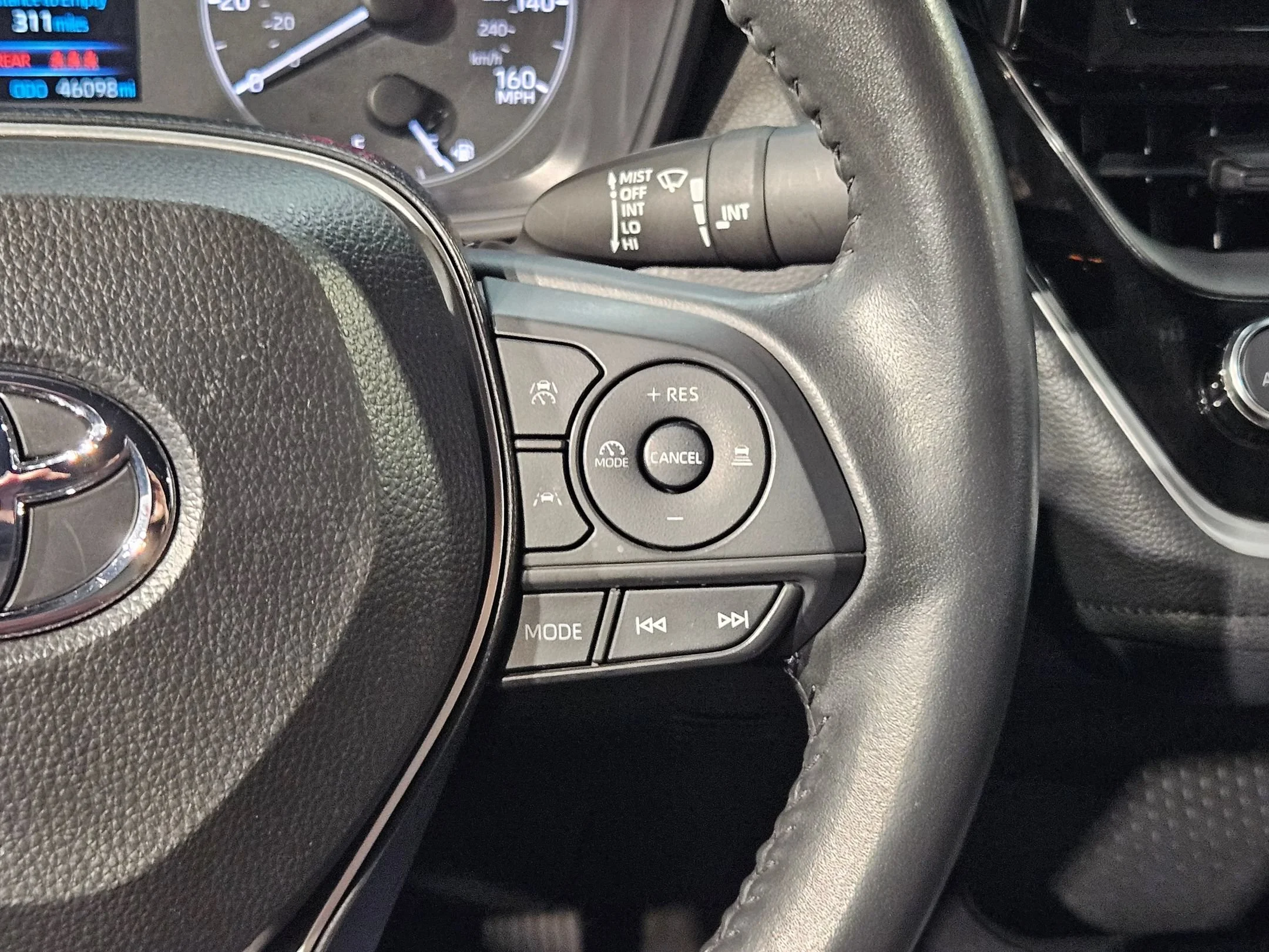 Used 2025 Ruby Flare Pearl Toyota SE image 27