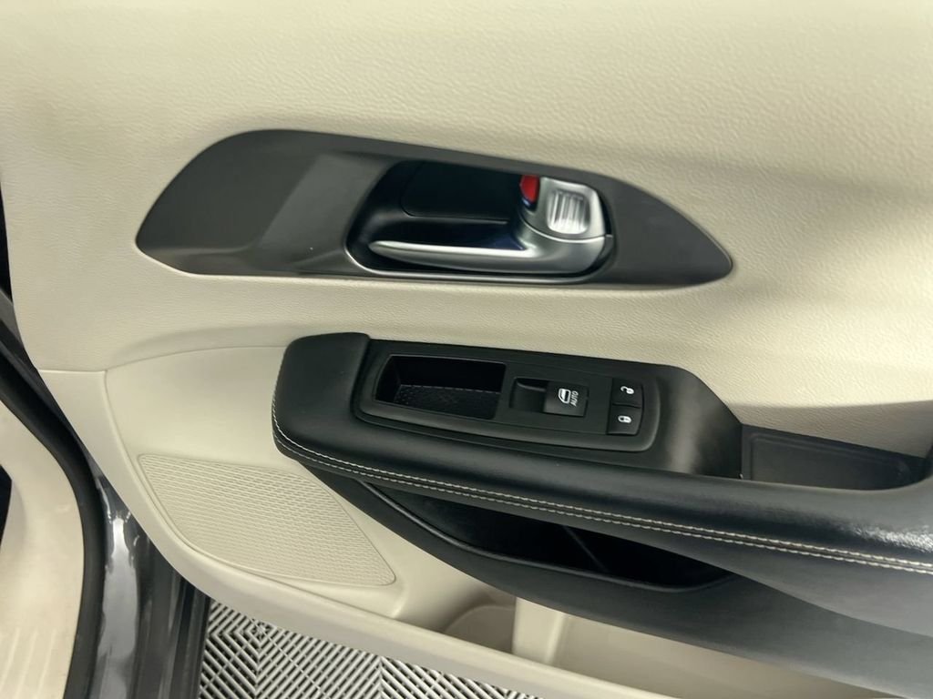Used 2023 Gray Chrysler Touring L image 29