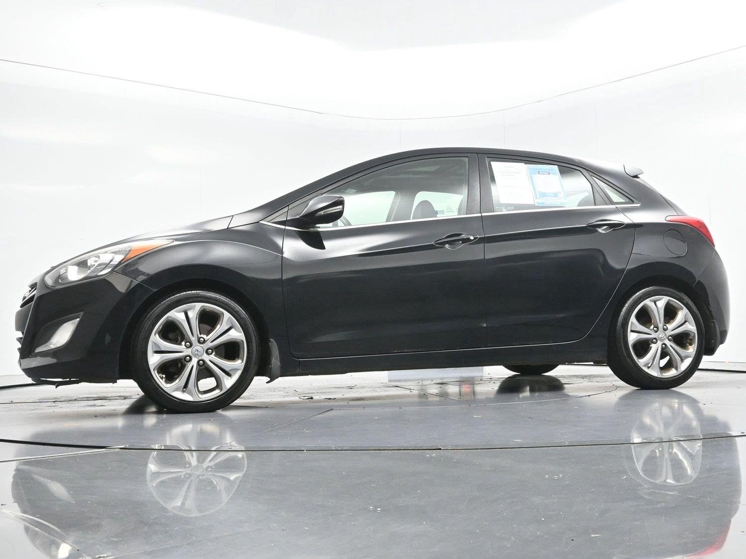 Used 2013 Black Noir Pearl Hyundai 5dr HB Auto PZEV image 47